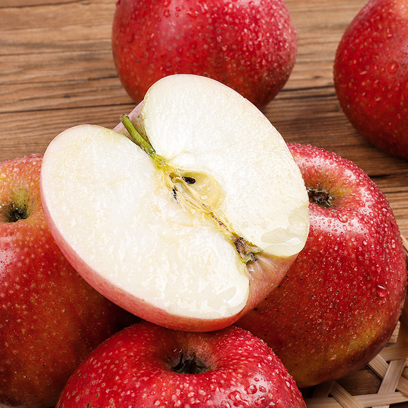 Red Qinguan Apple